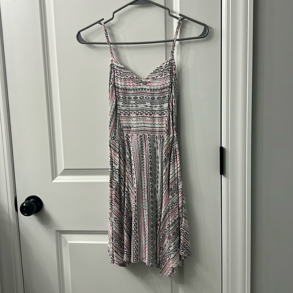 Aeropostale- Pink, Grey and White Patterned Mini Dress